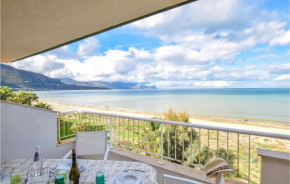 3 Bedroom Lovely Apartment In Alcamo Marina